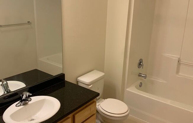 2 beds, 2 baths, 1,000 sqft, $1,395, Unit 315