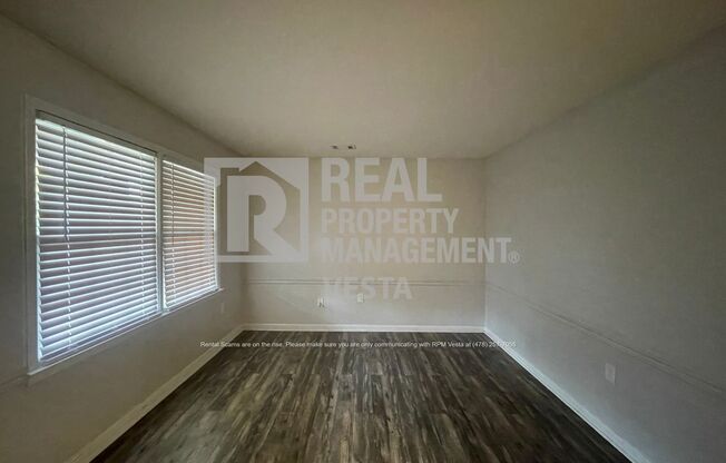 406 RUSSELL PKWY