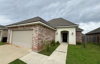 Half off the first Full Months rent! Gated Community Close to Barksdale Air Force Base...