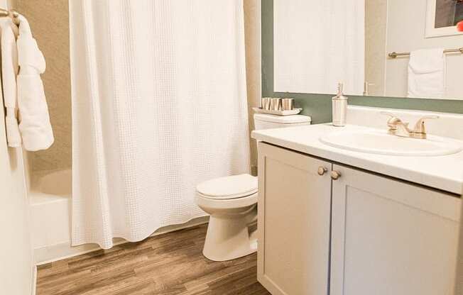 Tacoma Apartments - Aero Apartments - Bathroom