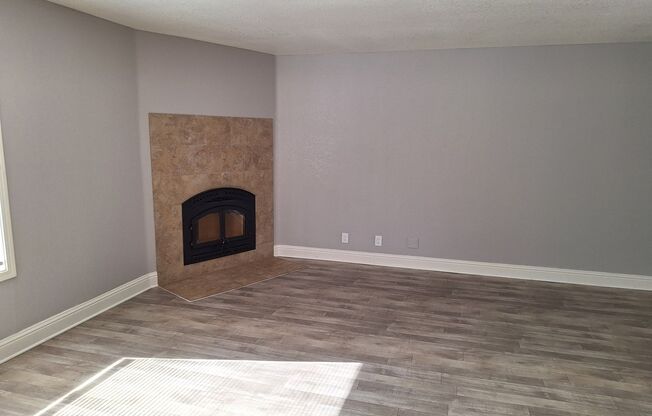 UNITED APARTMENTS (LAKEVIEW)