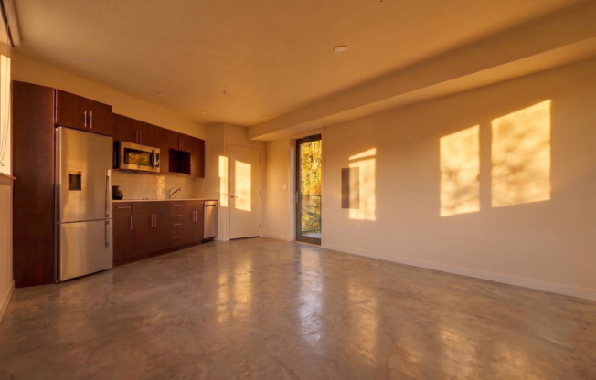 Studio, 1 bath, 348 sqft, $1,473, Unit 214