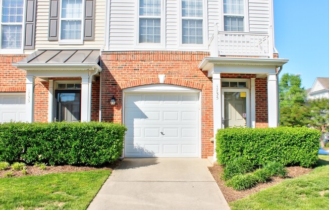 Great End Unit Townhome- Located in Mid-town Raleigh- Available July 15th!