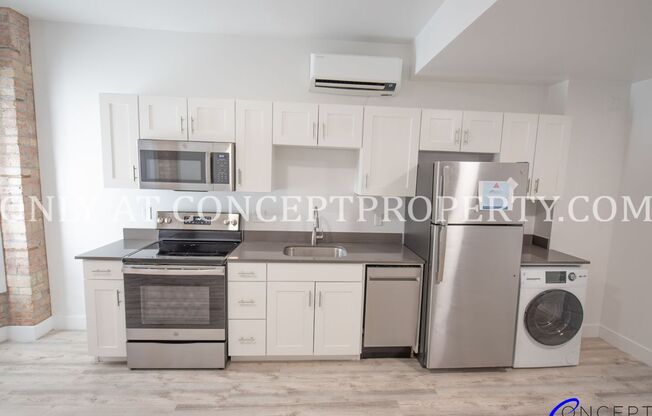 Studio, 1 bath, 288 sqft, $1,099, Unit 2F