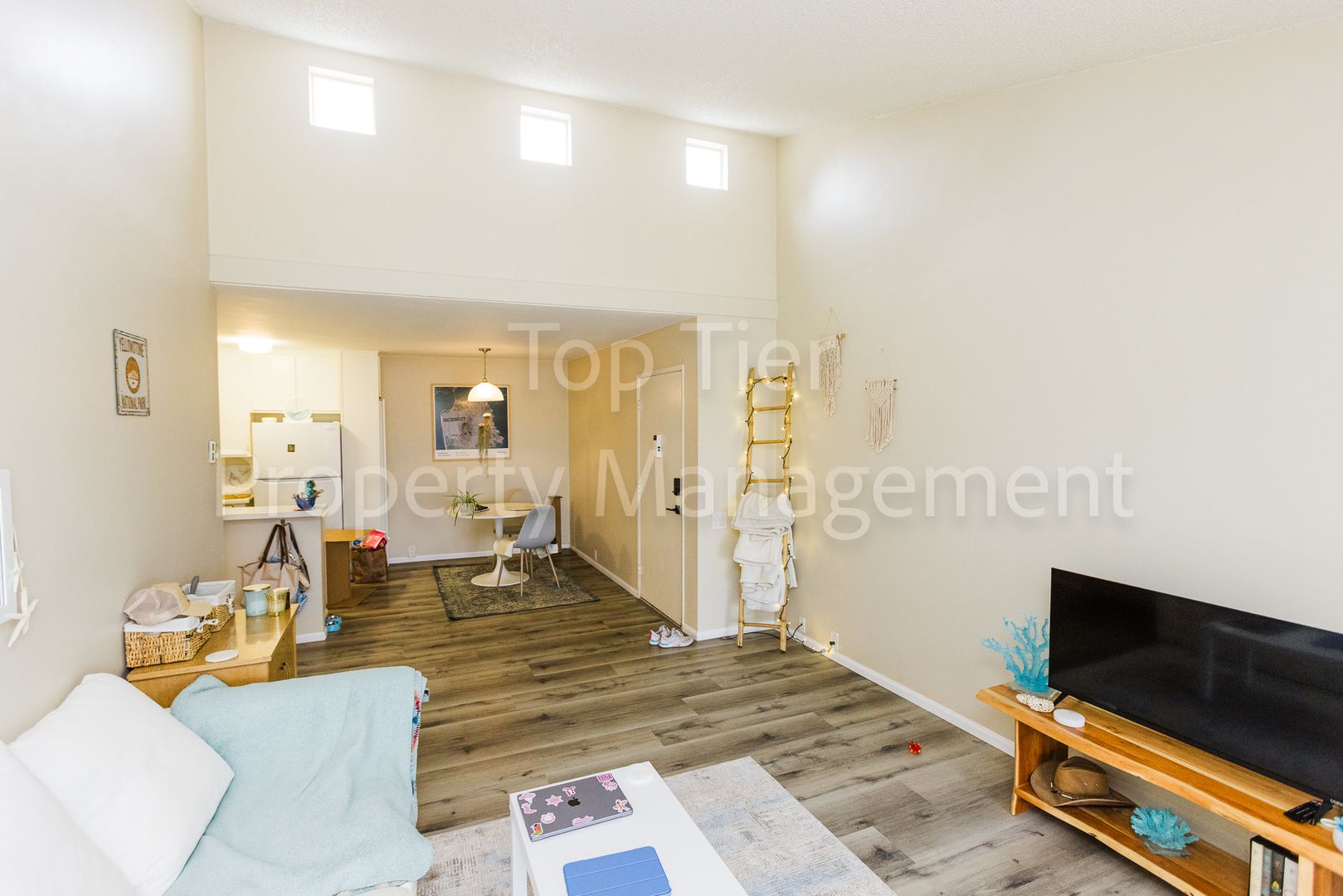 Spacious Top-Floor 1BR Condo with Ocean View in Pacific Beach – Walk to the Beach!