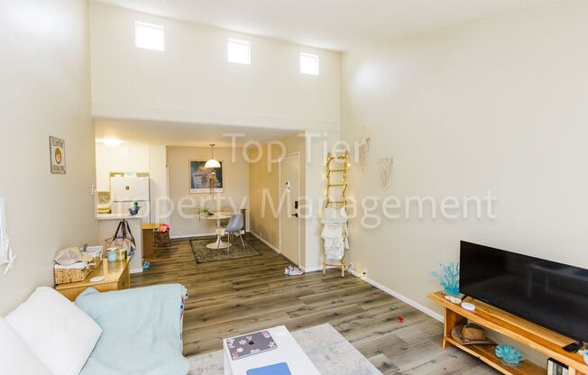 Spacious Top-Floor 1BR Condo with Ocean View in Pacific Beach – Walk to the Beach!
