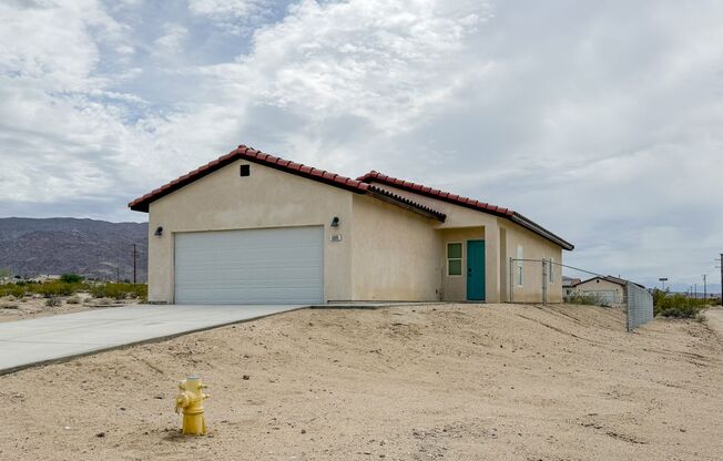 29 Palms Home with Solar