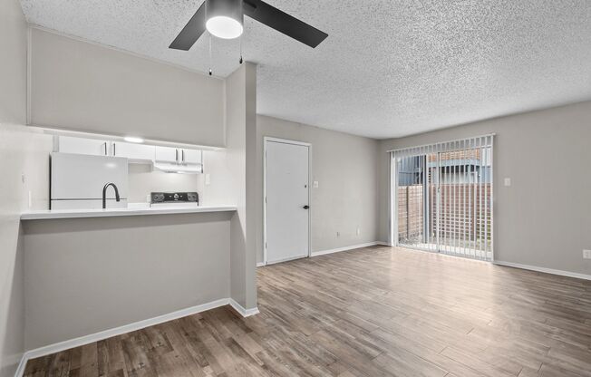 2 beds, 1 bath, 743 sqft, $1,430, Unit 25
