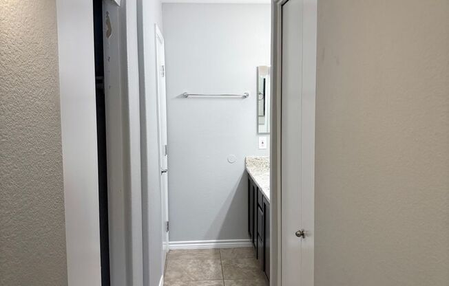 3 beds, 2.5 baths, $2,050, Unit # 1159