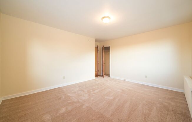 2 beds, 1 bath, 710 sqft, $1,640, Unit 02D