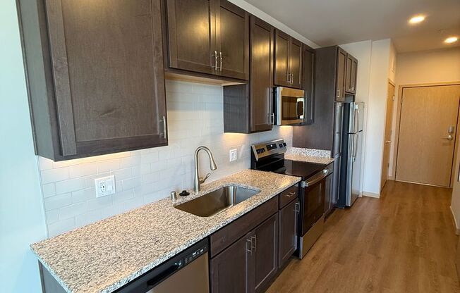Studio, 1 bath, 551 sqft, $1,350, Unit #207