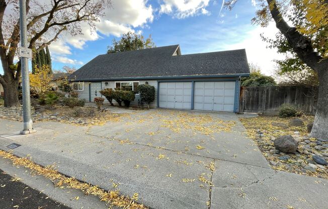 1828 Rossmoor Way