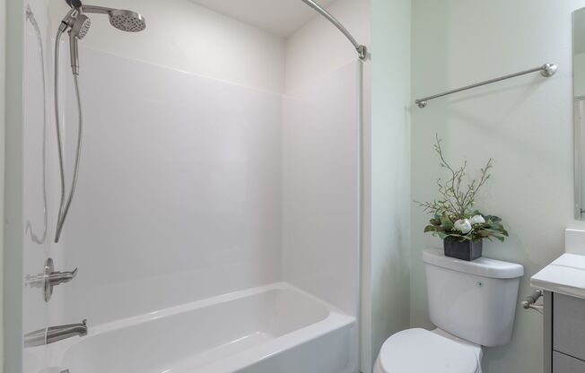 1 bed, 1 bath, 743 sqft, $1,595, Unit 11