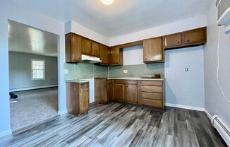 2 beds, 1 bath, $1,195, Unit C