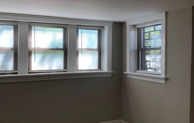 2056 N. Oakley