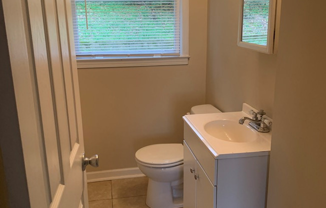 3 beds, 2 baths, $1,000