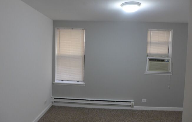 2 beds, 1 bath, 800 sqft, $1,895, Unit 300
