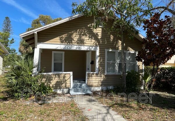 1315 8 AVE S
