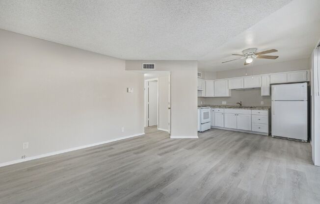 11002 N 15 AVE