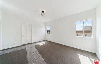 1508 GREENFIELD AVE