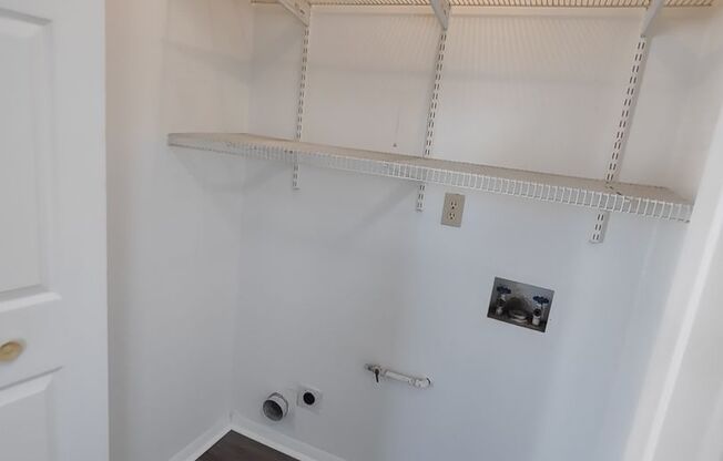 3 beds, 1.5 baths, 1,050 sqft, $1,249, Unit 3108