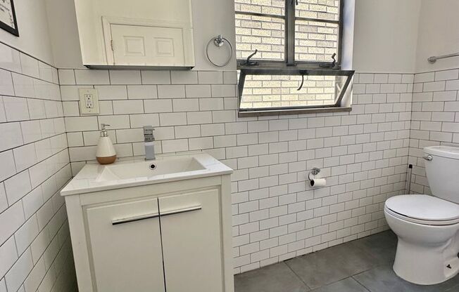 2324 Cambreleng LLC