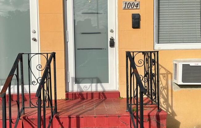 Studio, 1 bath, $1,350, Unit Apt. 1004