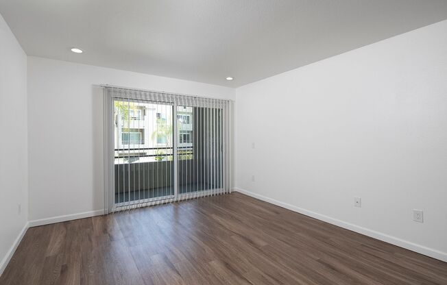 2 beds, 2 baths, 965 sqft, $2,895, Unit 219