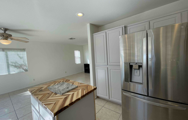 250 CAMELBACK RDG AVE