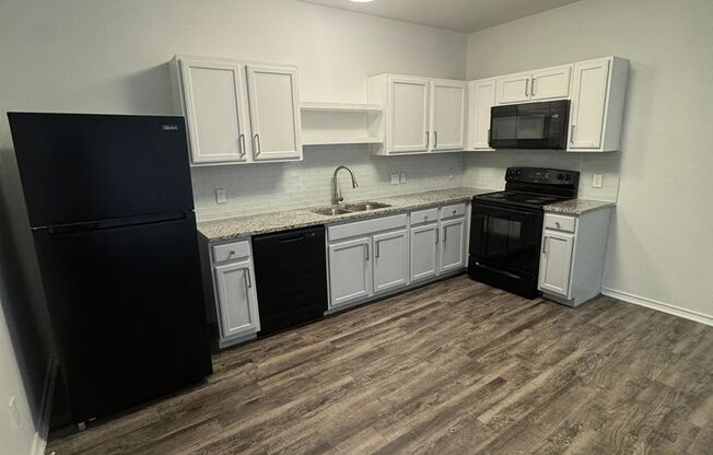 Studio, 1 bath, 573 sqft, $989, Unit 7H-223