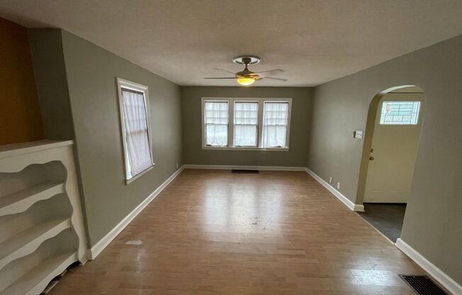 AUGUST MOVE IN! 4 Bedroom House w/ 2 Bath