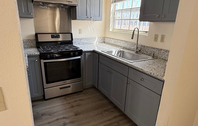 2466 NEW AVE