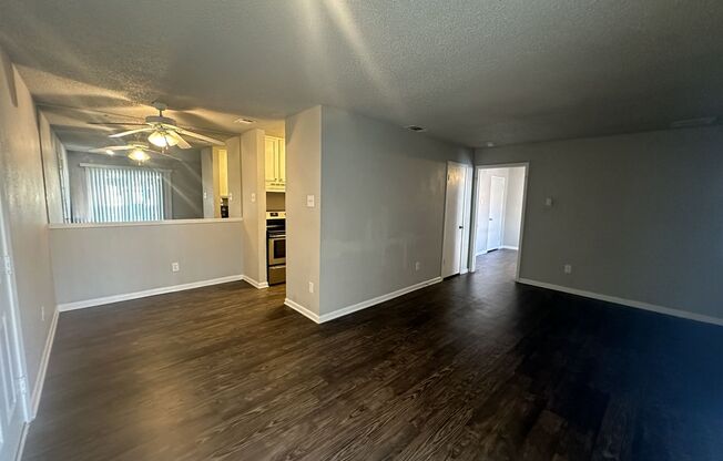 1 bed, 1 bath, $875, Unit UNIT 105