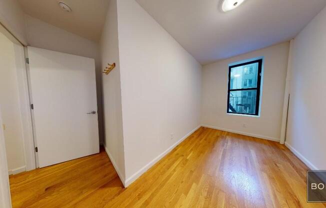 2 beds, 1 bath, $3,600, Unit 3