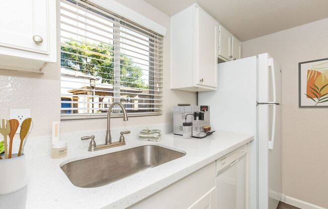 2 beds, 2 baths, 900 sqft, $1,250, Unit 2-159