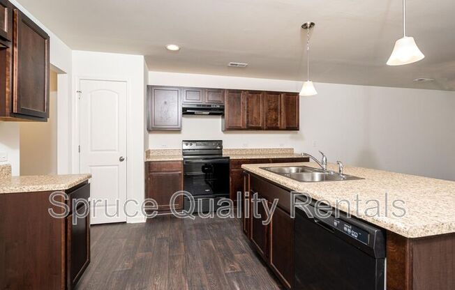 544 FREEPORT DR