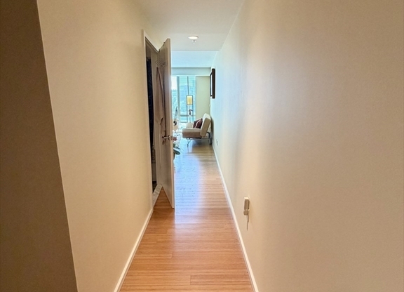 1 bed, 1 bath, 696 sqft, $3,100, Unit 622