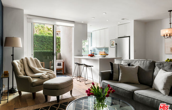 1 bed, 1 bath, 981 sqft, $3,250, Unit 101