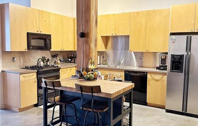 Live in the Heart of the Downtown Loft District! Dorsa Lofts #402