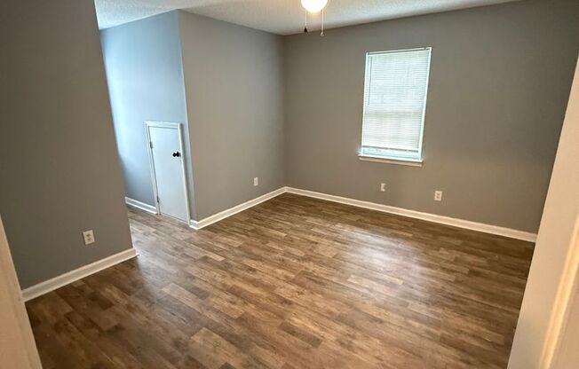 Charming 3-Bedroom Home in Charlotte’s Prindle Lake Community