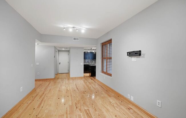 Adams Morgan Condo | 1 Bed | 1 Bath | 675 Sf