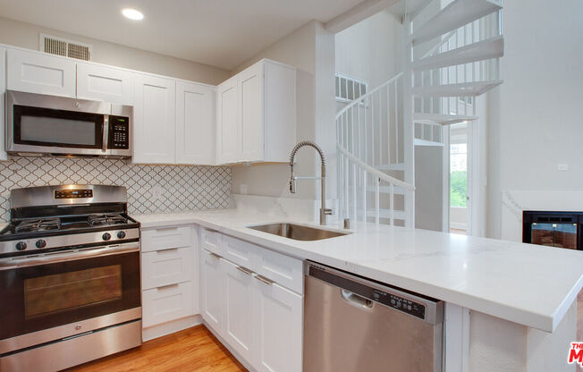 2 beds, 2 baths, 1,173 sqft, $4,471, Unit 2412