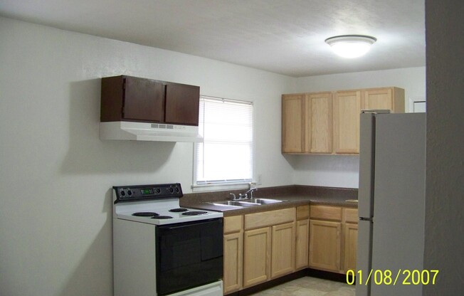 2 beds, 1 bath, $895