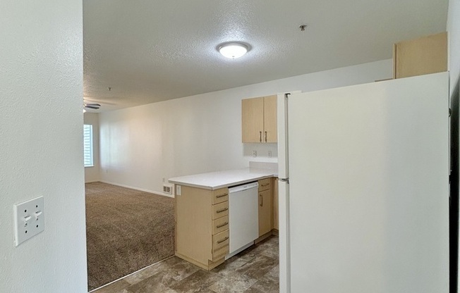 9615 SE CTR CT