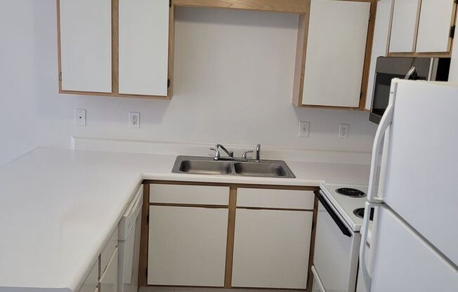 1 bed, 1 bath, 600 sqft, $945, Unit 190113B