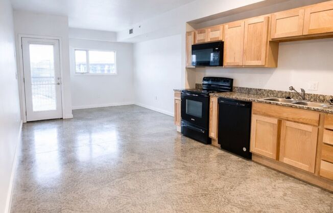 1 bed, 1 bath, 666 sqft, $999, Unit 4-104
