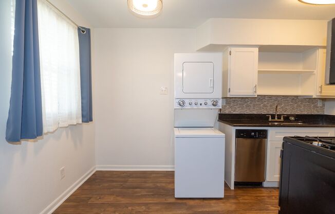 2 beds, 1 bath, $1,195, Unit #114