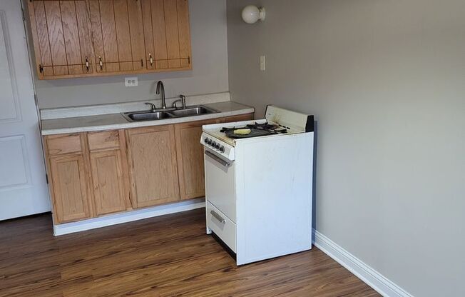 Studio, 1 bath, $700, Unit 2951-2