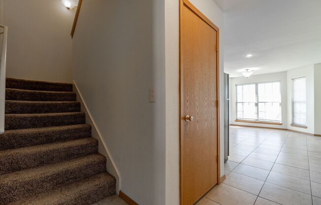 3 Bedroom 2.5 Bath Townhome near CAMPUS!!! READY FOR SUMMER MOVE-IN