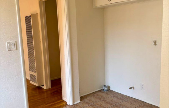 10942-10948 Crenshaw Blvd (Hexagon Eagles LLC)